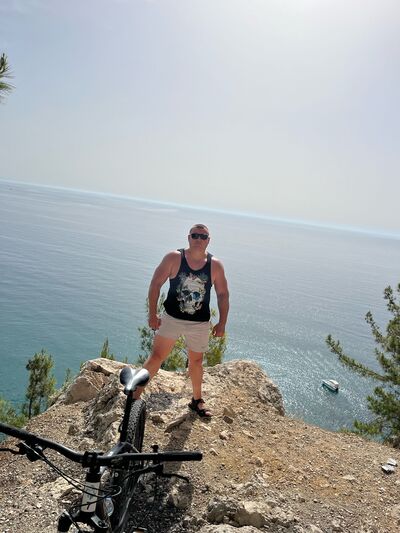  ,   Igor, 38 ,   ,   