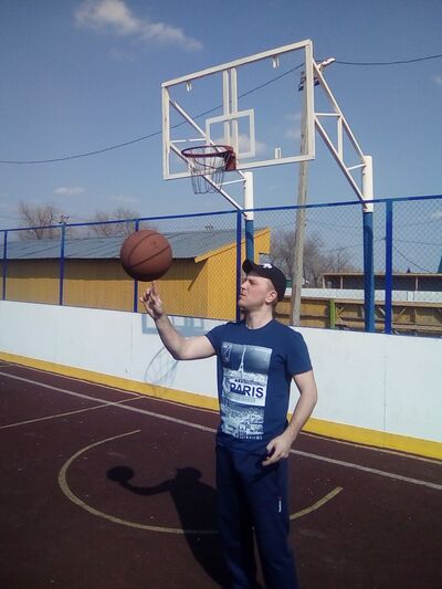  ,   Mikhail, 32 ,   ,   