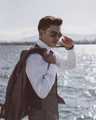  ,   Grig, 32 ,   ,   