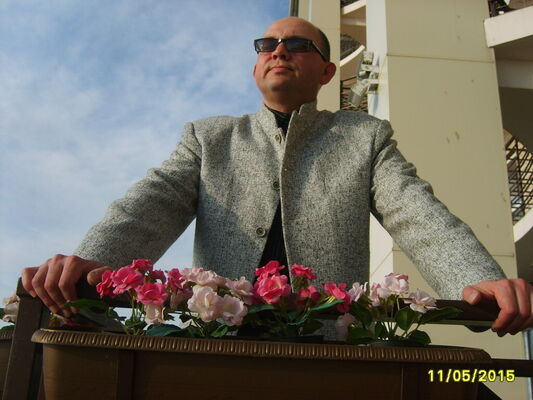  ,   Mikhail, 52 ,   c 