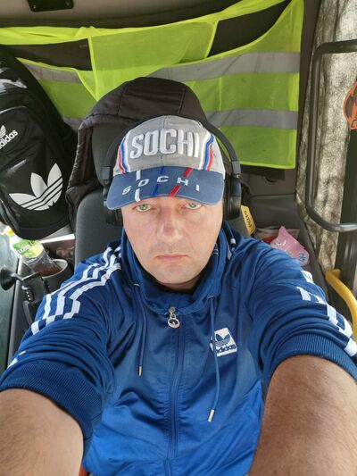  ,   Oleg, 48 ,   ,   