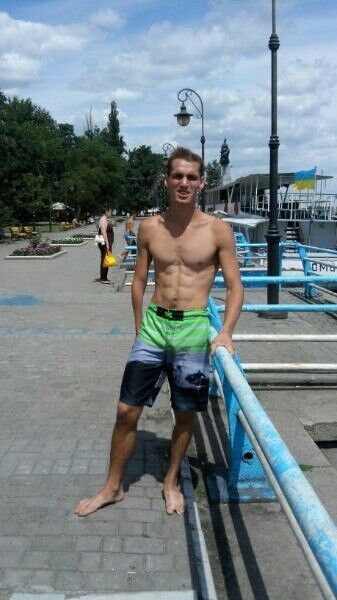  10648366  Igor, 30 ,    