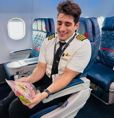  South English,   Charles, 32 ,   ,   