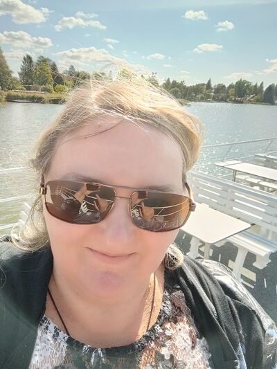  ,   Anna, 44 ,   ,   