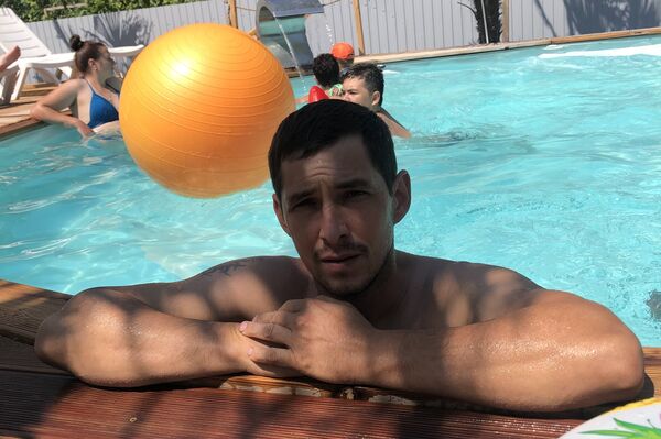  ,   Aleks, 42 ,   ,   