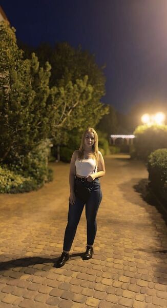  ,   Alisa, 27 ,   c 