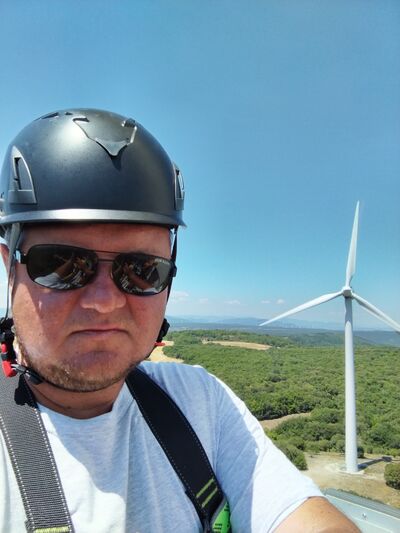  Lyon 02,   Yuriy, 44 ,   ,   , c , 