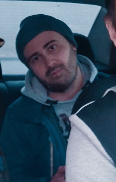  ,   Kentybas, 32 ,   ,   