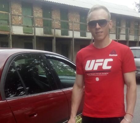  ,   Denis, 33 ,   ,   