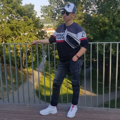  Frankfurt am Main,   , 24 ,   ,   , c , 