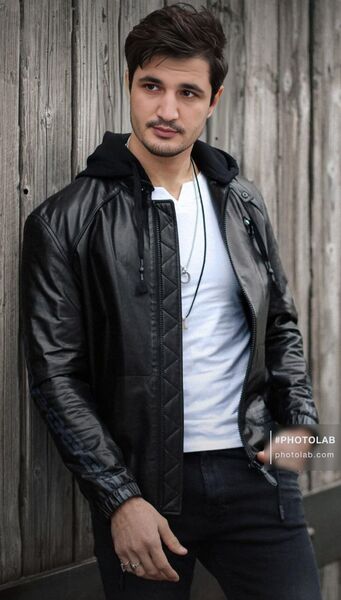  ,   Farid, 28 ,   ,   