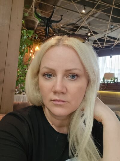  ,   Veronika, 45 ,   ,   