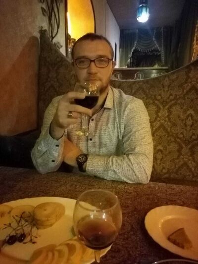  ,   Maxim, 27 ,   ,   , c 