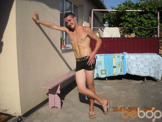  ,   Taras, 36 ,   