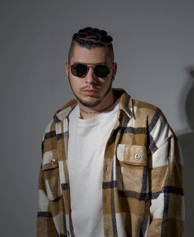  ,   Artem, 21 ,     , c 