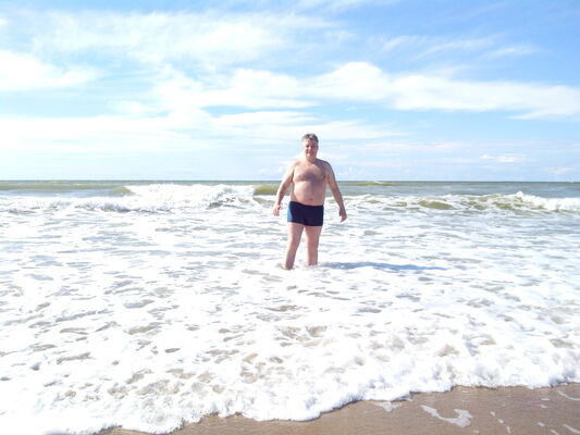 ,   Mikle, 57 ,   
