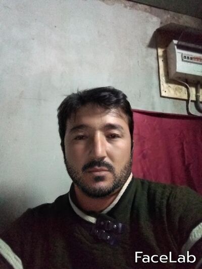  --,   Ali, 32 ,   ,   , 