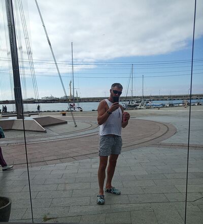  ,   Leo, 33 ,   ,   , c 