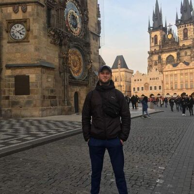  ,   Artem, 34 ,   