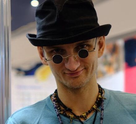  ,   Artyom, 22 ,   ,   