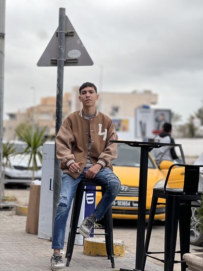  ,   Ali, 22 ,   ,   