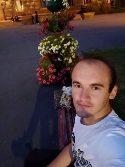  ,   Igor, 32 ,   ,   
