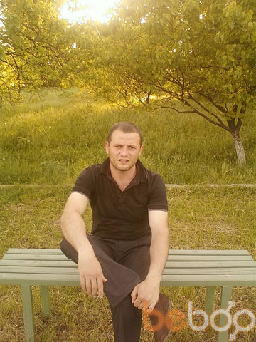  ,   Hovik, 49 ,   