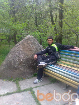  ,   Ulan, 32 ,  