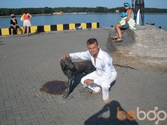  1593436  Michail, 48 ,    