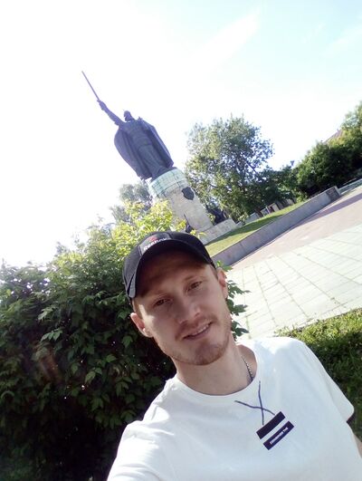  -,   Anton, 35 ,   ,   
