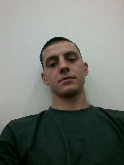  ,   Pavel, 34 ,   