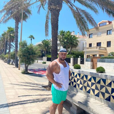  ,   Roberto, 39 ,   c 