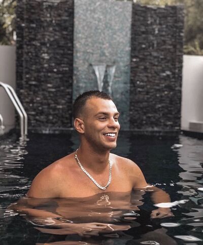  ,   Nik, 33 ,   ,   