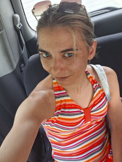  ,   Vera, 32 ,   ,   