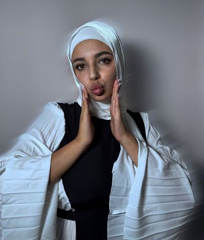  ,   Malika, 24 ,   ,   , 