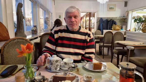  Darmstadt,   , 72 ,   c 