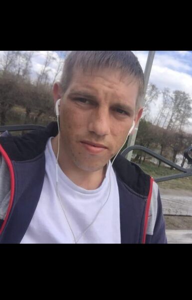  ,   Viktor, 33 ,   ,   