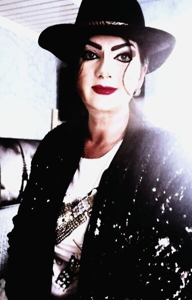  -,   SELENA, 49 ,   c , 