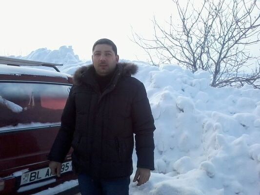  ,   Eduard, 48 ,   