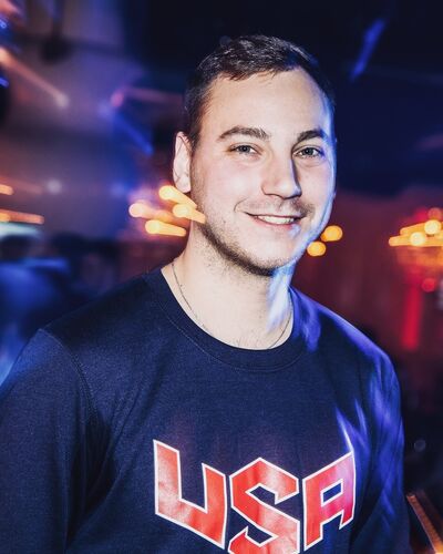  ,   Alex, 33 ,   
