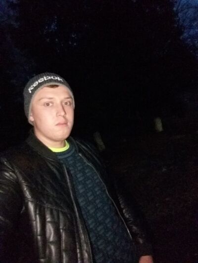 ,   Maric, 25 ,   