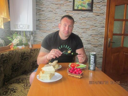  ,   Radu, 44 ,  