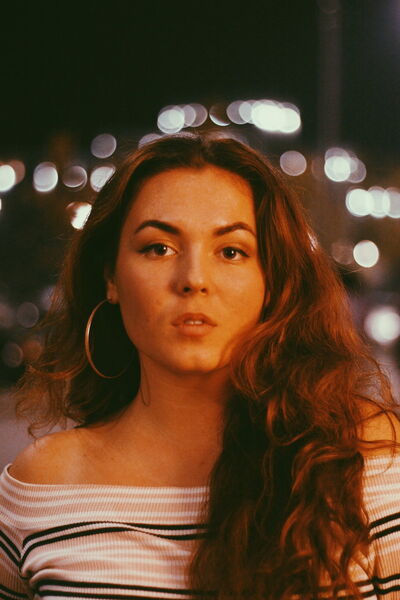  ,   Anya, 28 ,  