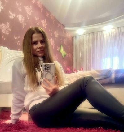  ,   Dina, 27 ,   c 