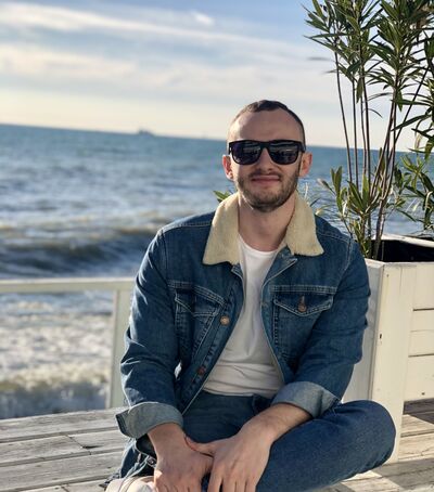  ,   Alex, 37 ,   ,   