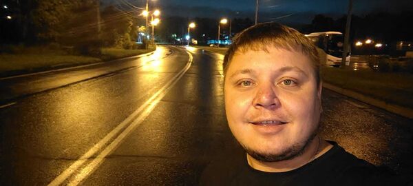  --,   Salvador, 32 ,   ,   