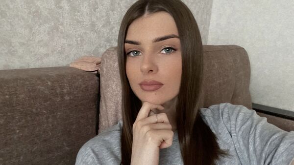  ,   Liza, 23 ,   
