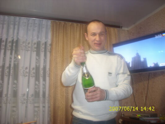 ,   Sacha, 50 ,   