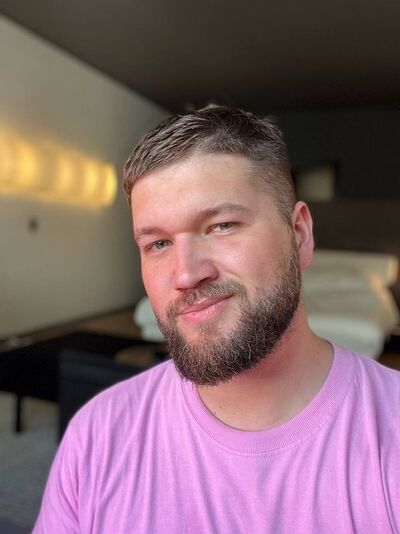  ,   Alex, 42 ,   ,   