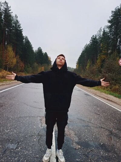  ,   Vladislav, 24 ,   ,   